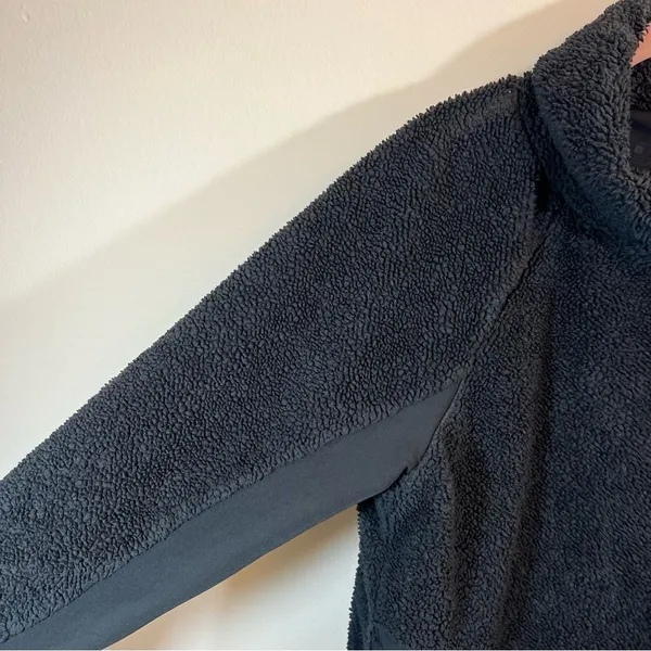 ✨‎ Nike Women’s Black Sherpa Fleece Mock Neck Sweatshirt Medium - Image 7