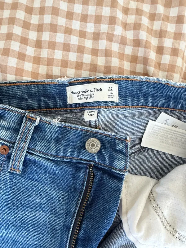Abercrombie Jeans - Image 3
