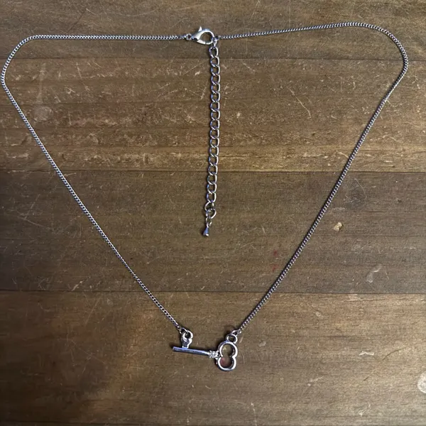 Silver tone dainty skeleton key necklace - Image 2