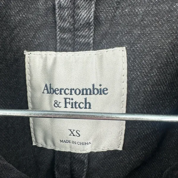 Abercrombie & Fitch Women's Black‎ Collarless Denim Jacket Size XS - Image 4