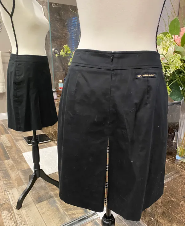 Burberry Golf Skirt Black Plaid - Image 5