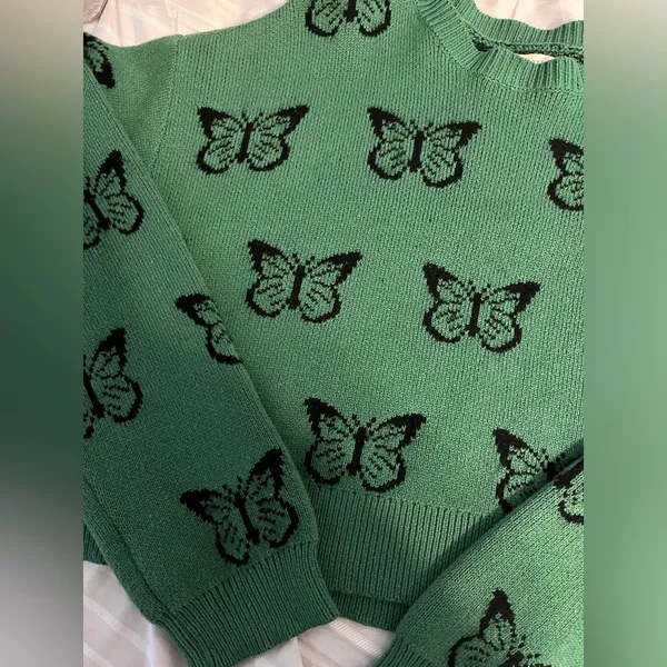 Green butterfly L.A. hearts sweater NWT - Image 3