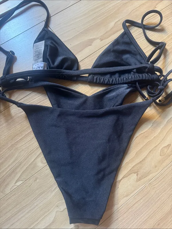 Janthee Black Triangle Tie - Image 4