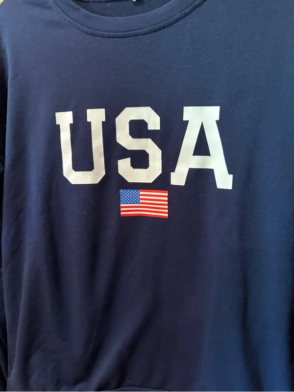 Women’s patriotic navy blue crewneck sweatshirt USA logo size M - Image 3