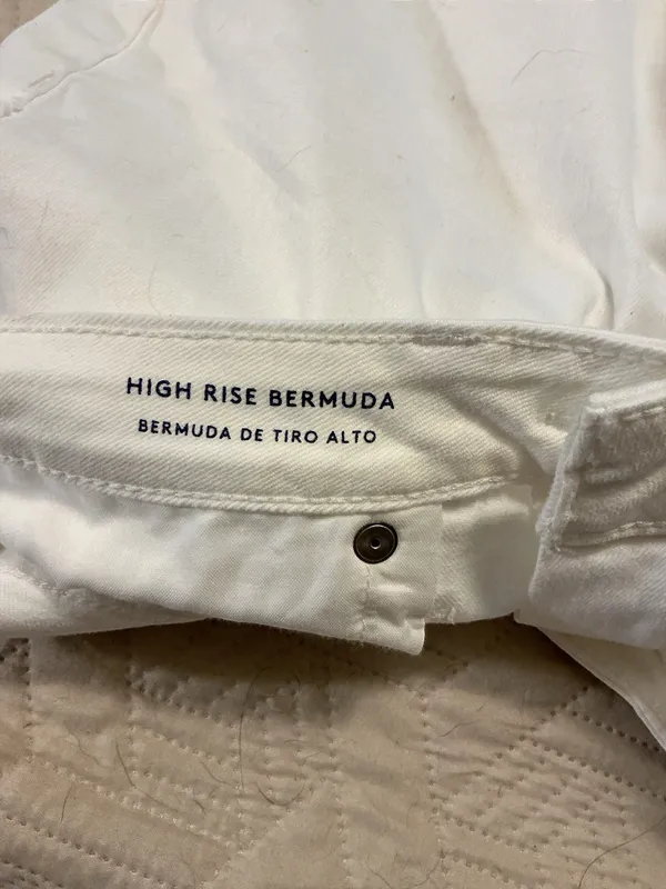 Universal Threads White High-Rise Bermuda Denim Shorts – Size 6 / 28R (Measures 31") - Image 4