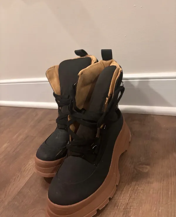 Women’s Snow Boots Black Size 6.5 - Image 3