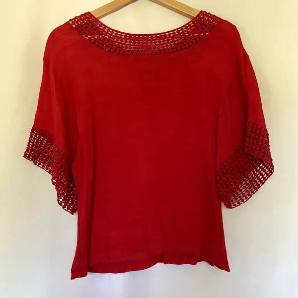 Red short sleeved summer t-shirt lightweight women's size medium embroidered - Image 6