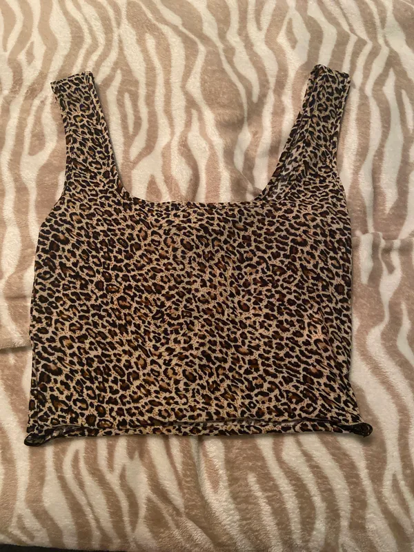 SheIn NWOT Leopard Square Neck Cropped Tank Top - Image 3