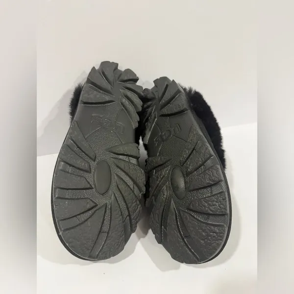 UGG Coquette Slippers Women’s 6 Black Shearling Lined Indoor Outdoor - Image 6