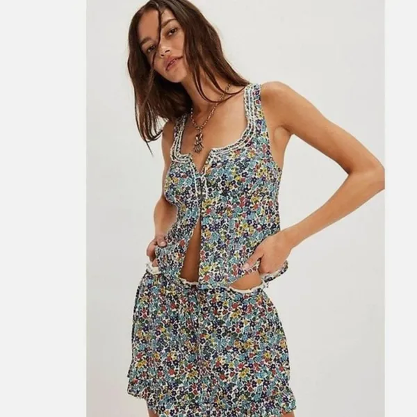 NEW $148 Free People Ellia Primary Floral Ellia Printed Smocked Ruffle Set 2pcs - Image 2