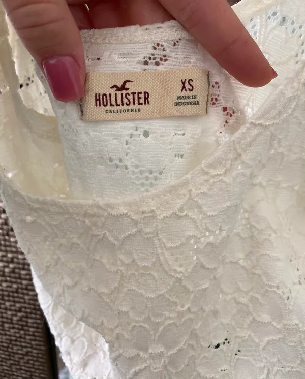 Hollister Crop Top - Image 3