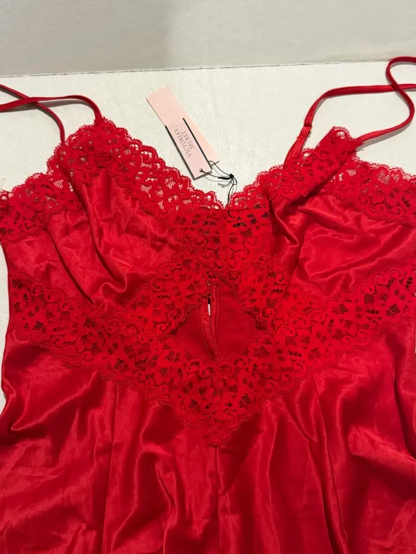 Victoria's Secret red lace lingerie set with floral detail XS /XP - Image 2