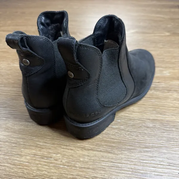 UGG Bonham Chelsea Boots Women's 6.5 Black Leather Wool Lined Water Resistant - Image 7