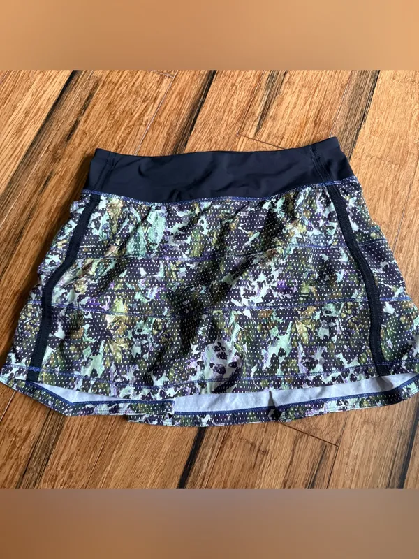 Lululemon Skirt Size 4 - Image 3