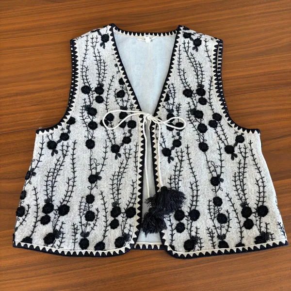 Entro Embroidered Floral Vest Small Tassel Tie Boho Cottage Grandma Chic Fall - Image 6