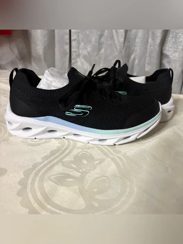 NWT- Skechers Women’s Black Knit Slip-On Sneakers with laces - Image 9