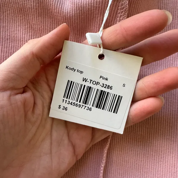 Center Seam Ribbed Top - Image 6