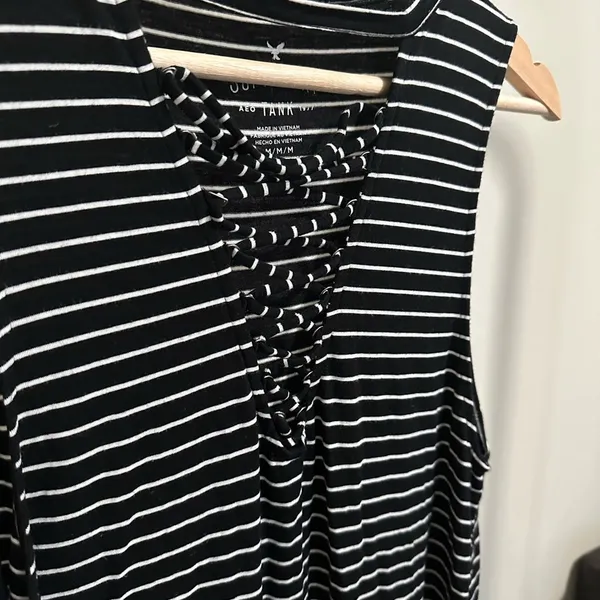 American Eagle Soft and Sexy Black and White Striped V-neck Tank Top size medium - Image 2