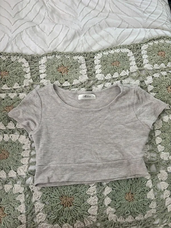 Short Sleeve Crop - Image 3