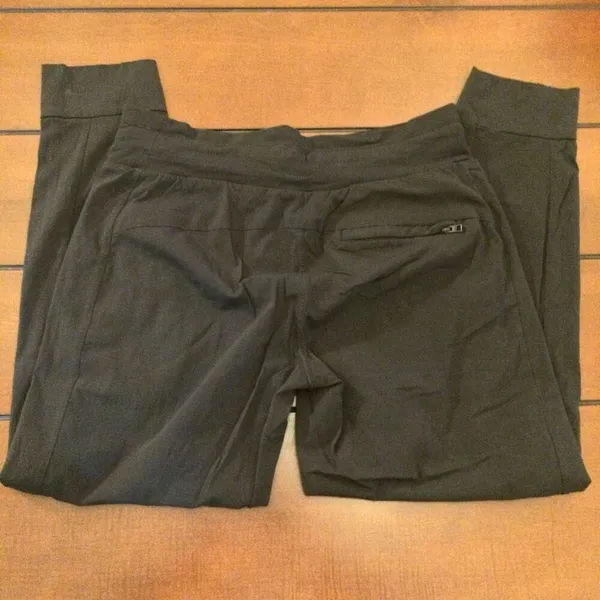 Athleta Trekkie north joggers black 4p - Image 7