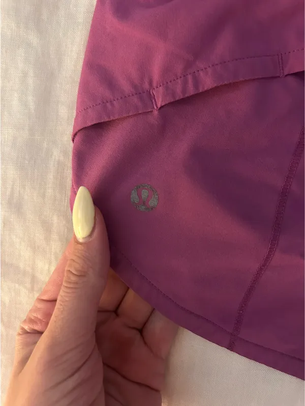 Lululemon Speed Up Shorts 2.5" Low-Rise - Image 4
