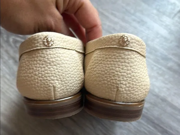 Anne Klein Cream Loafer Women’s Business Casual Flats with Gold Chain Pebbled - Image 4