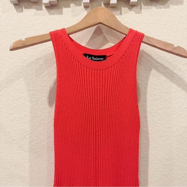 En Saison Tera Ribbed Knit Bodycon Vacation Midi Dress in Tomato Red Size Small - Image 4