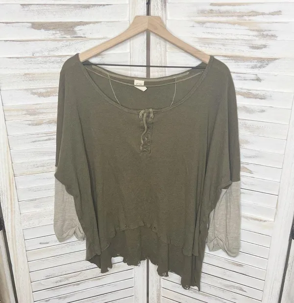 FREE PEOPLE Women's Small Star Oversized Henley Top Army Green Boho Distressed - Image 3