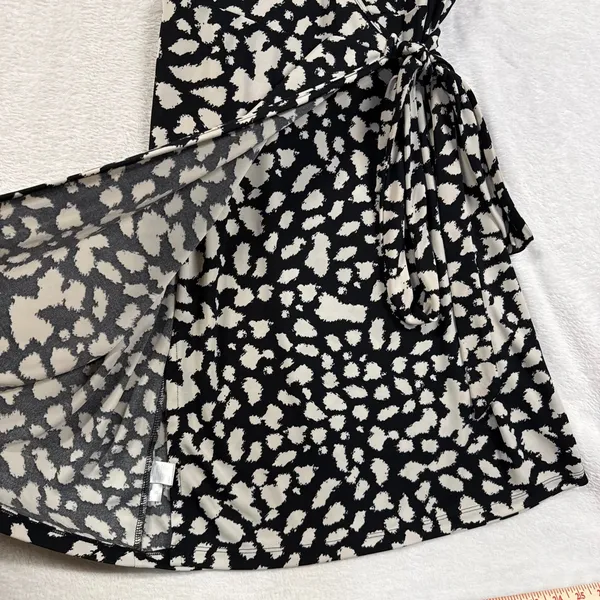LOFT XS Animal Print Faux Wrap Dress Black White Short Sleeve Stretch Career - Image 4