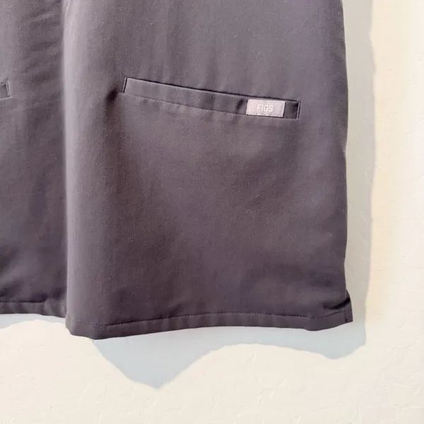 Figs Casma Scrub Top Size M Gray Three‎ Pocket V Neck Medical Hospital Corpcore - Image 3