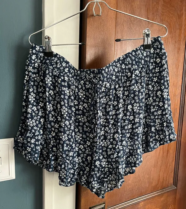 NWOT Floral Shorts Multi Size 1X - Image 4