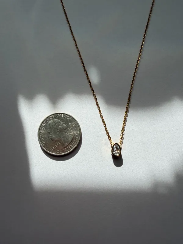Gold teardrop dainty necklace - Image 5