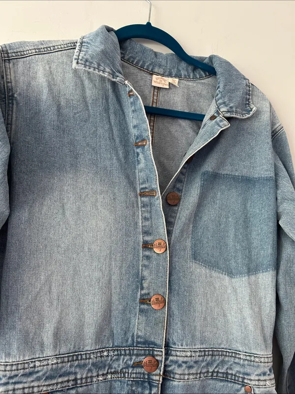 Billabong x Wrangler|Light Wash Distressed Denim Jumpsuit sz M - Image 4