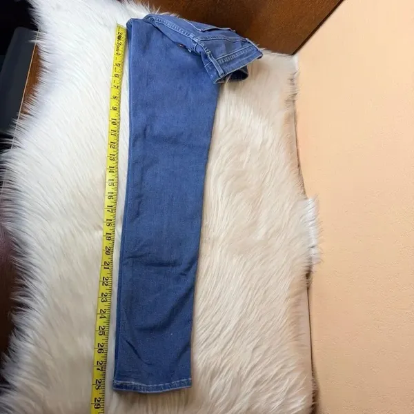 Levi’s 711 Skinny Jeans Medium Wash Size 26 - Image 8
