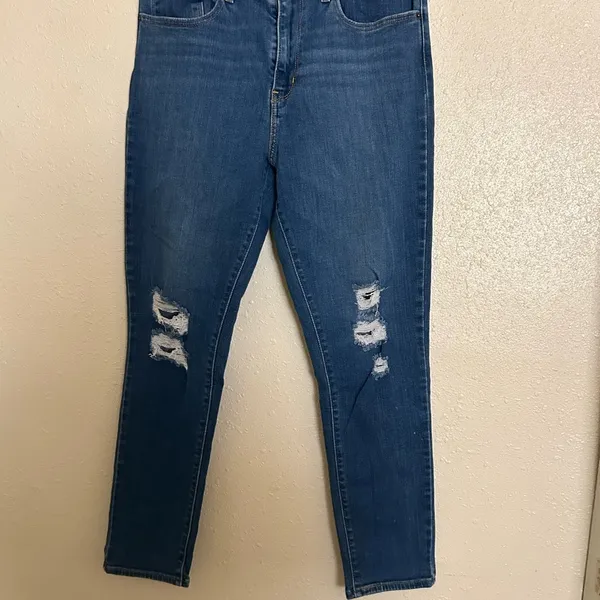 Levis Blue Skinny Jeans with Distressed Details - Image 4