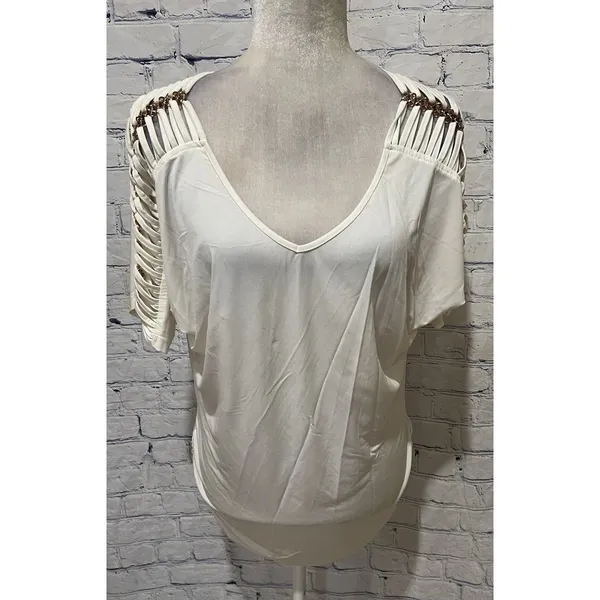 Madison Michelle V-neck white top with peek-a-boo chain link sleeves Size Large - Image 2