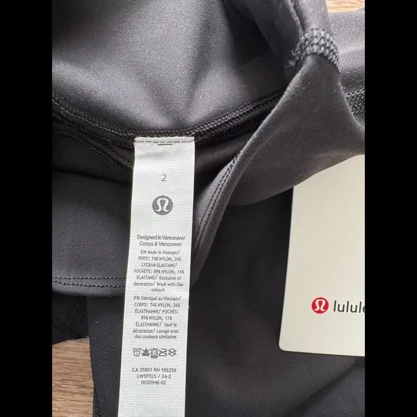 Lululemon Wunder Under SmoothCover High Rise 25” Black Size 2 NWT - Image 6