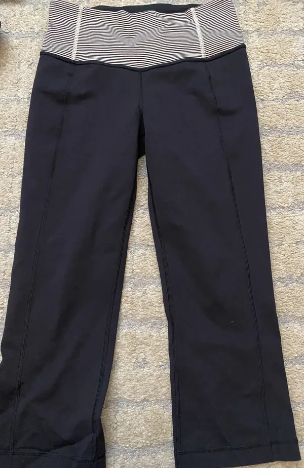 Lululemon Capri Leggings - Image 4