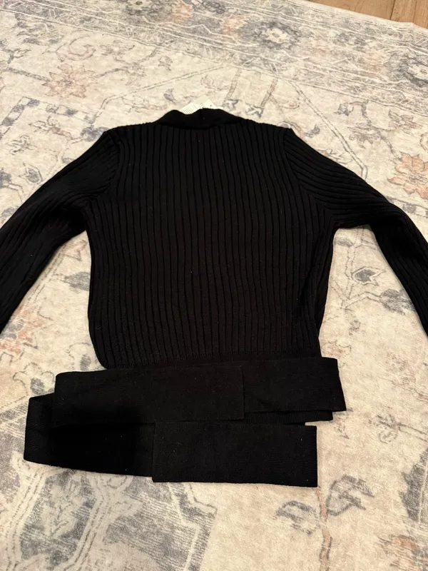 Trending Balletcore Ribbed Knit Wrap Sweater size med - Image 4