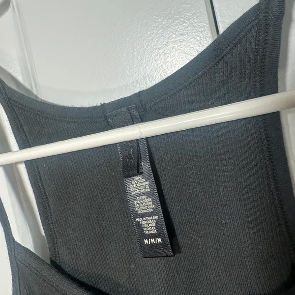 Skims Cotton Ribbed Tank Womens Medium Black Racerback Sleeveless Crop Top Basic - Image 2