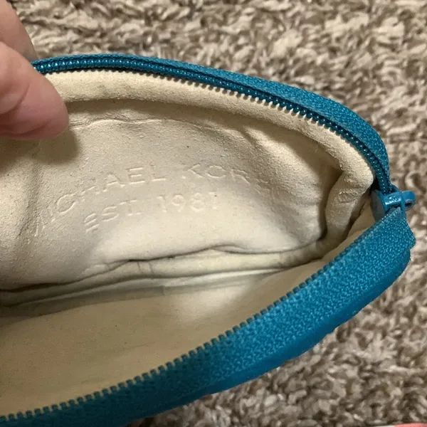 Michael Kors small wristlet - Image 6
