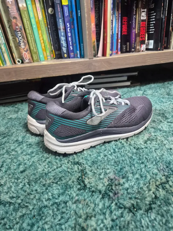 Brooks Addiction 14 Running Shoes 8.5D - Image 5
