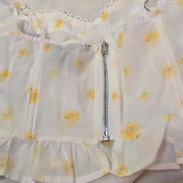 Forever 21 Boho White and Yellow Floral Bustier Top fits a small/medium - Image 4