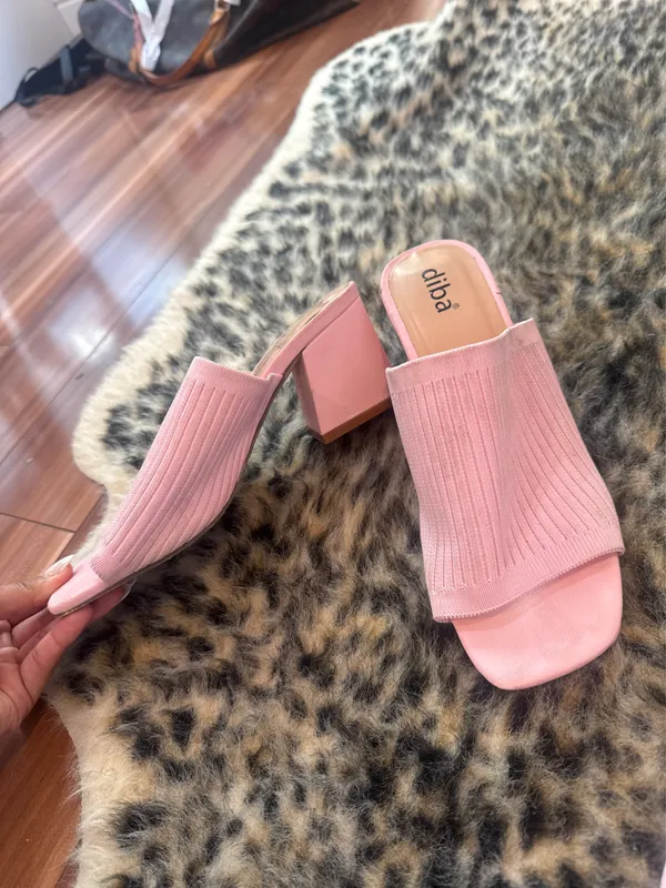 Pink heels Size 6 - Image 2