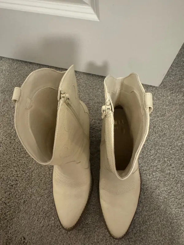 mix no. 6 White Cowboy Boots - Image 4