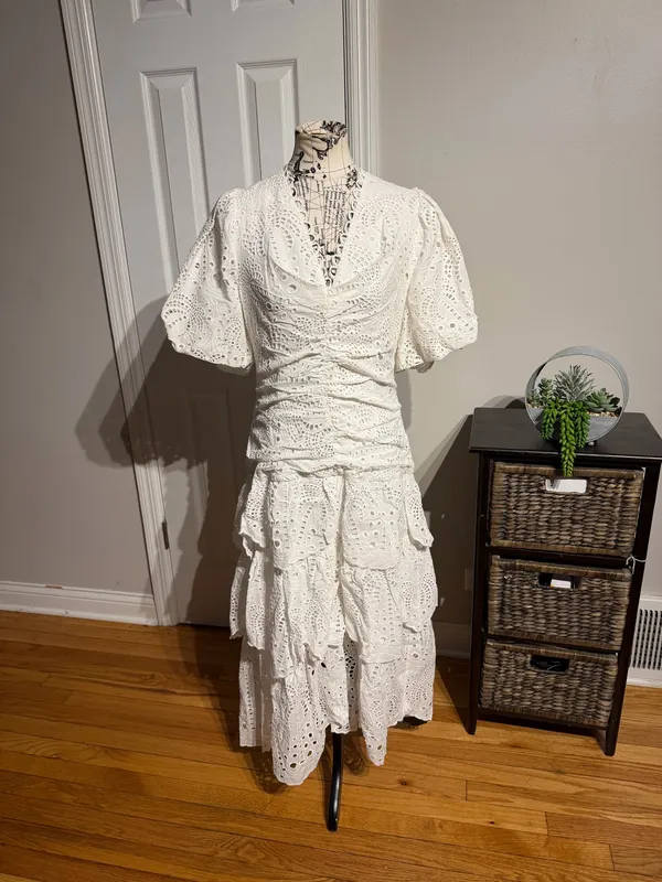 NWT FARM Rio Cotton Eyelet Puff Sleeve White Tiered Midi Dress L cottage coastal breathable - Image 4