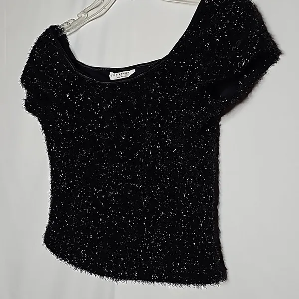Alexia Admor New York metallic shimmer shaggy fuzzy soft evening top sz Medium - Image 2