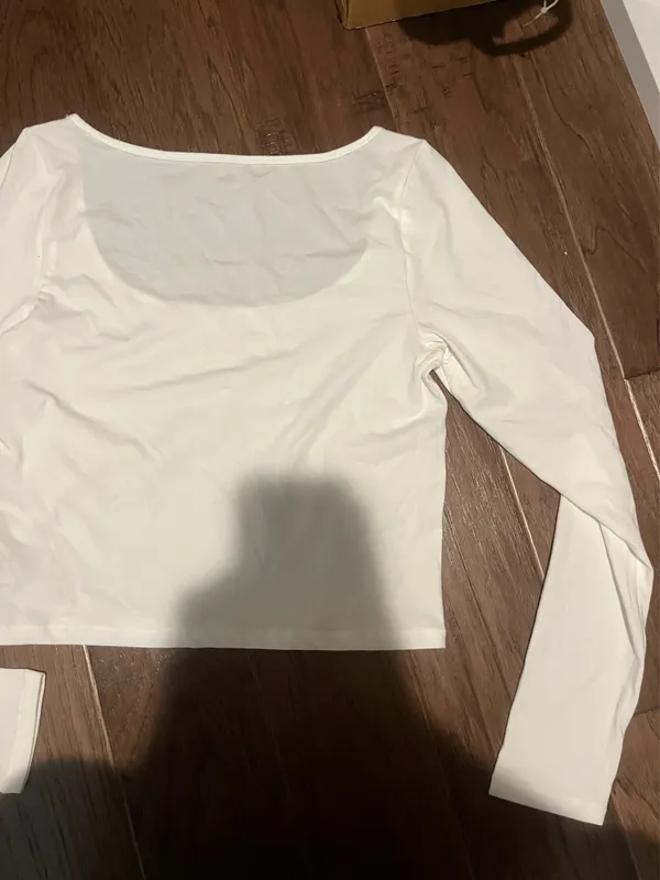 TNA White Aritzia Long Sleeve - Image 4