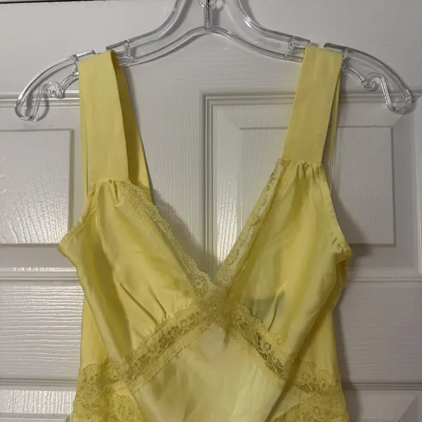 Bardot Dress Womens Small Yellow Satin Lace Slip Maxi V Neck Button Back NWT - Image 3