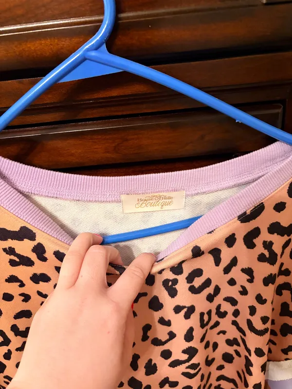 House of Halle Boutique Sweatshirt - Image 3